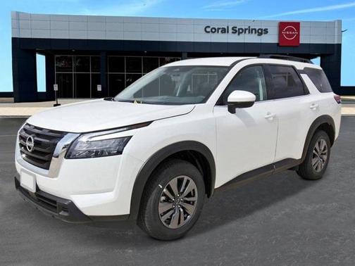 2025 Nissan Pathfinder SV