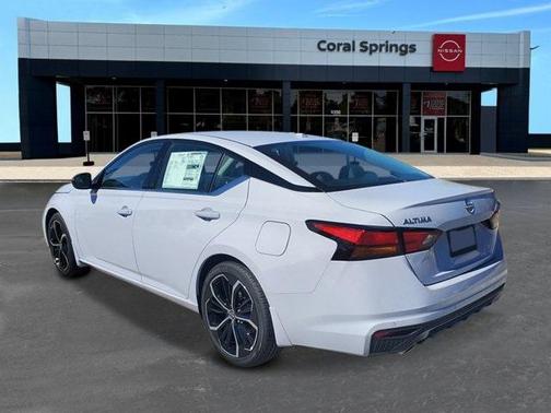 2025 Nissan Altima SR