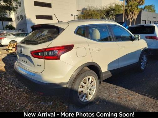 2022 Nissan Rogue Sport SV