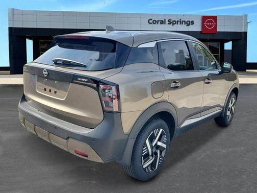 Canyon Bronze M 2026 Nissan Kicks SV