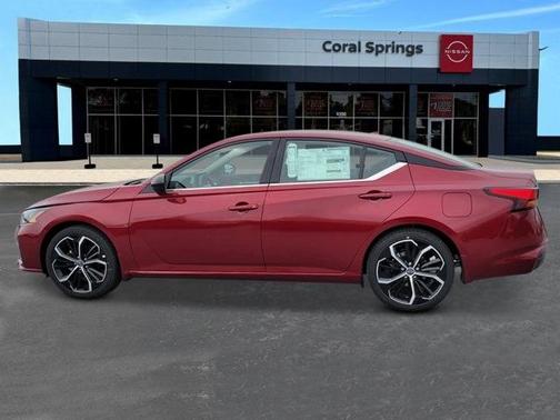 2025 Nissan Altima SR