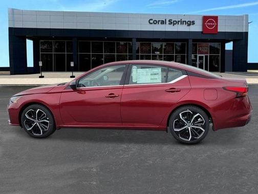2025 Nissan Altima SR