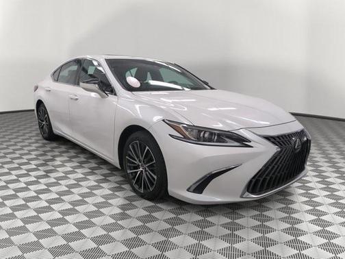 2022 Lexus ES 350 Base