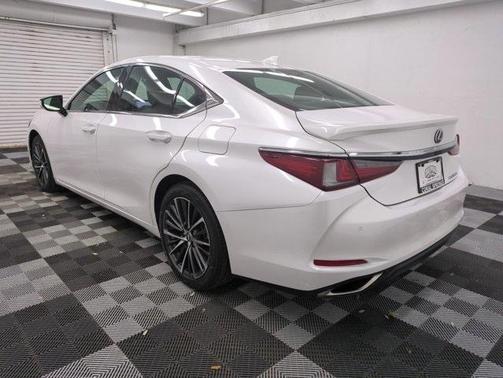 2022 Lexus ES 350 Base