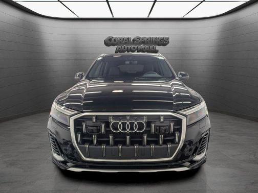 Mythos Black Metallic 2025 Audi Q7 55 Premium Plus