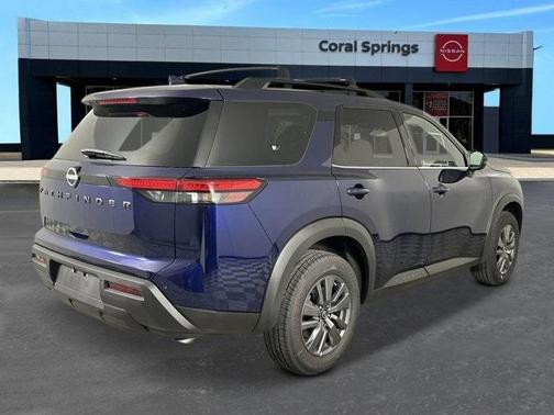 2025 Nissan Pathfinder SV