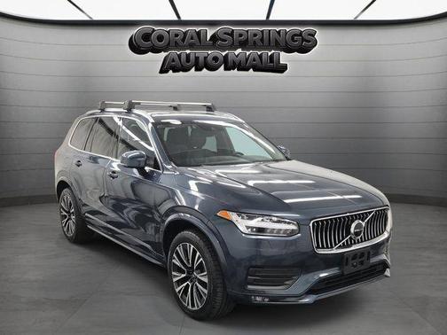 2022 Volvo XC90 T5 Momentum 7 Passenger