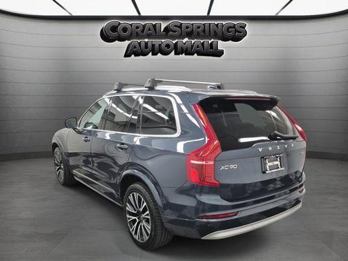 2022 Volvo XC90 T5 Momentum 7 Passenger