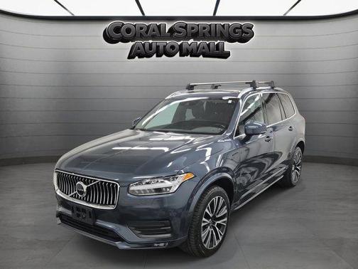 2022 Volvo XC90 T5 Momentum 7 Passenger