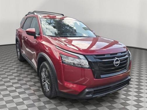 2022 Nissan Pathfinder SV