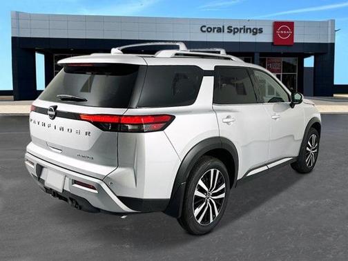 2025 Nissan Pathfinder Platinum