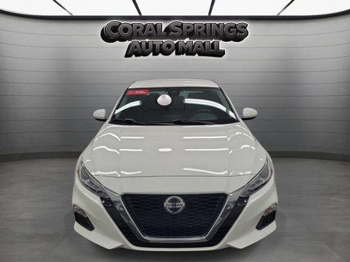 White 2021 Nissan Altima 2.5 SV