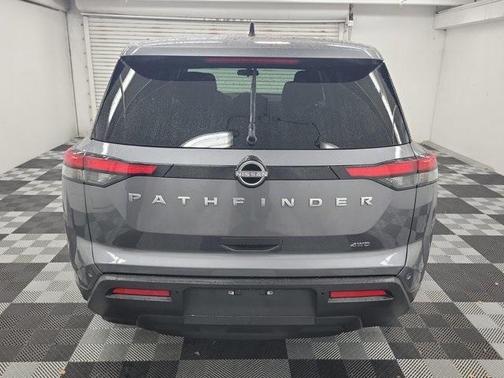 2024 Nissan Pathfinder S