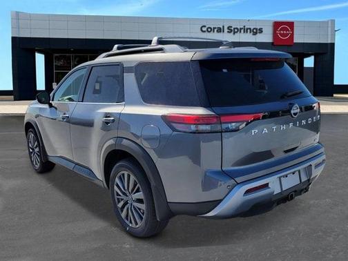 2025 Nissan Pathfinder SL