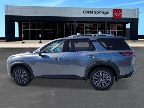 2025 Nissan Pathfinder SL