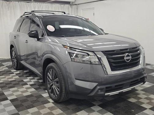 2022 Nissan Pathfinder SL