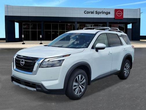 2025 Nissan Pathfinder SL