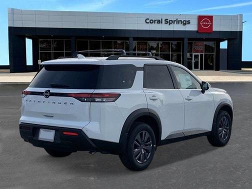 2025 Nissan Pathfinder SV