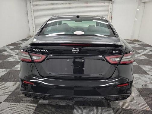 2023 Nissan Maxima SR
