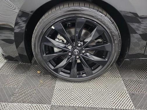 2023 Nissan Maxima SR
