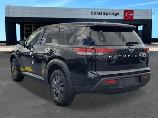 2025 Nissan Pathfinder S