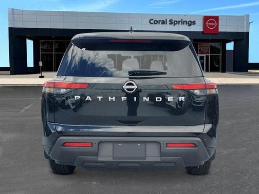 2025 Nissan Pathfinder S