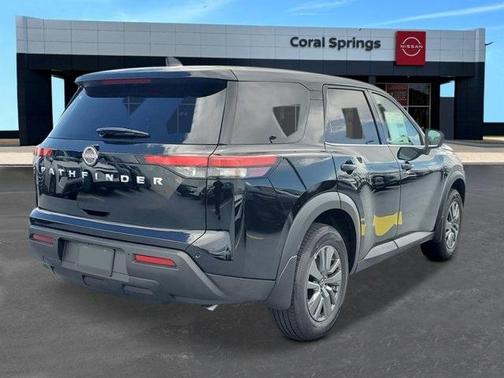 2025 Nissan Pathfinder S