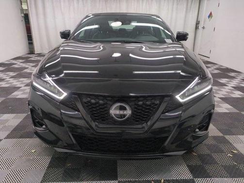 2023 Nissan Maxima SR