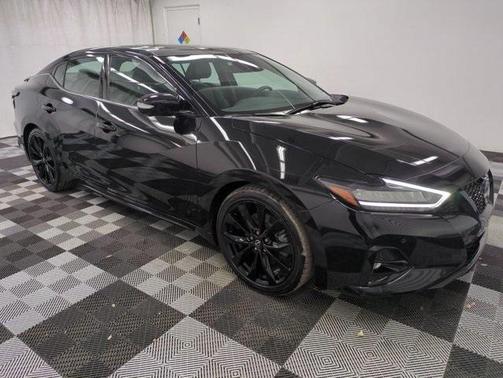 2023 Nissan Maxima SR