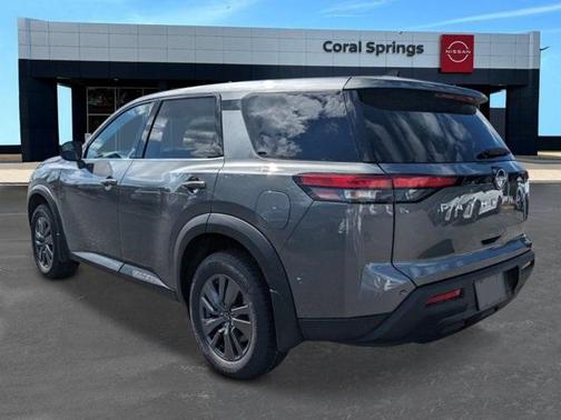 2025 Nissan Pathfinder S