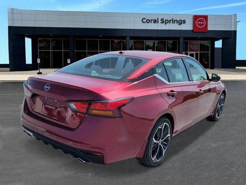 Scarlet Ember Tintcoat 2026 Nissan Altima 2.5 SR