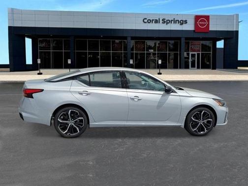 2025 Nissan Altima SR