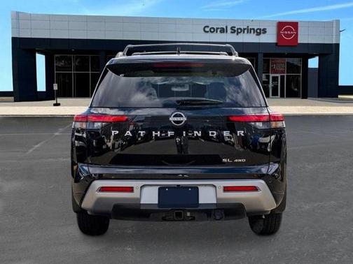 2025 Nissan Pathfinder SL