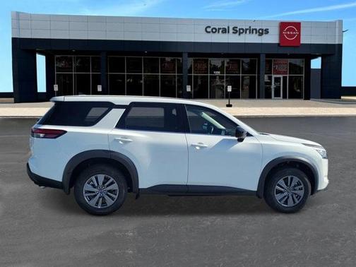 2025 Nissan Pathfinder S