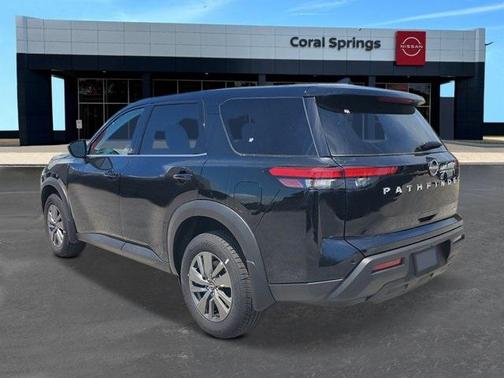 2025 Nissan Pathfinder S