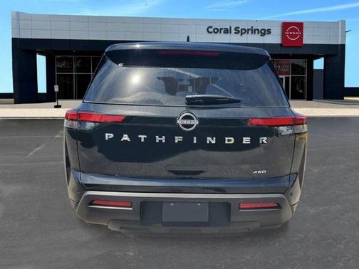 2025 Nissan Pathfinder S