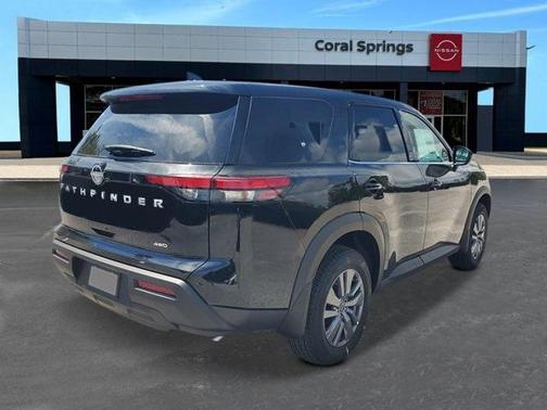 2025 Nissan Pathfinder S