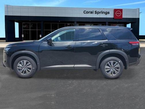 2025 Nissan Pathfinder S