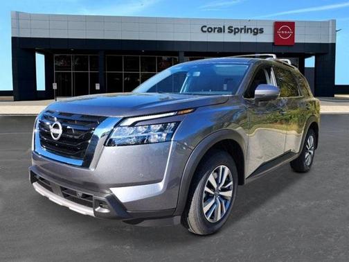 2025 Nissan Pathfinder SL