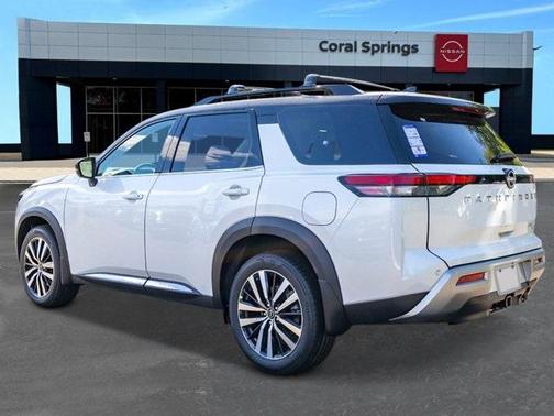 2025 Nissan Pathfinder Platinum