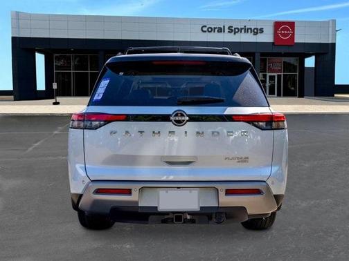 2025 Nissan Pathfinder Platinum