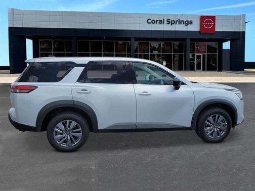 2025 Nissan Pathfinder S