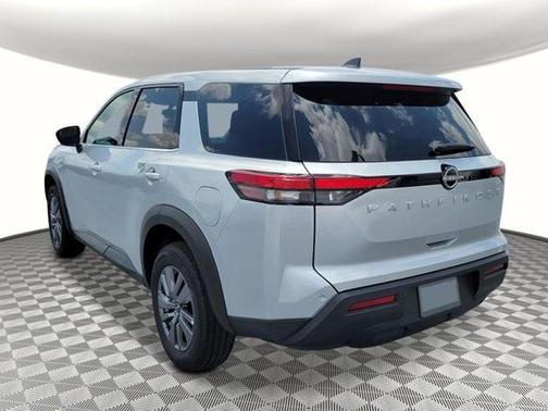 2025 Nissan Pathfinder S