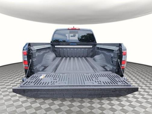 2025 Nissan Frontier SL