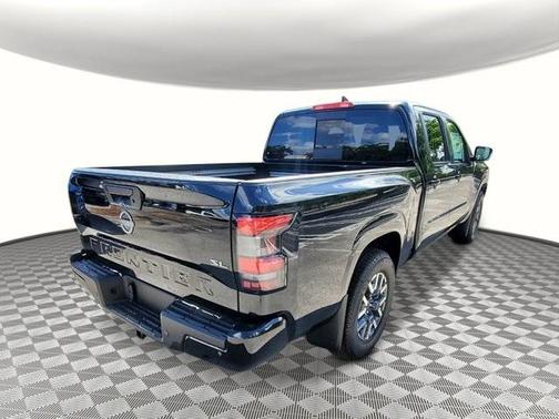 2025 Nissan Frontier SL