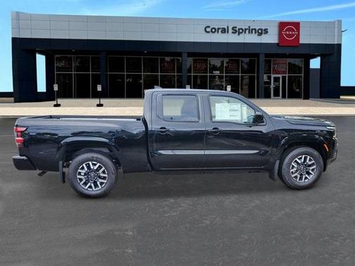 2025 Nissan Frontier SL