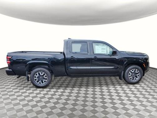 2025 Nissan Frontier SL