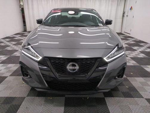 2023 Nissan Maxima SR
