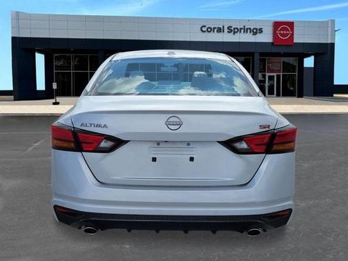 2025 Nissan Altima SR