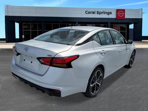 2025 Nissan Altima SR